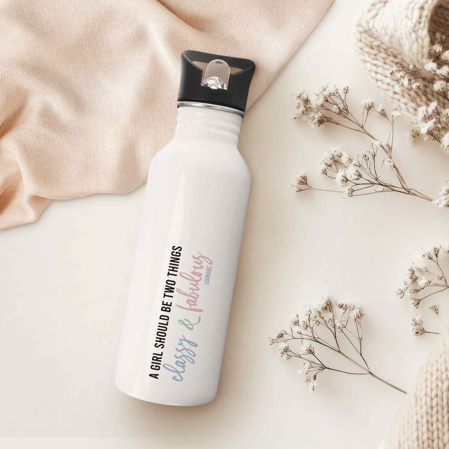 Trinkflasche "A girl should be"