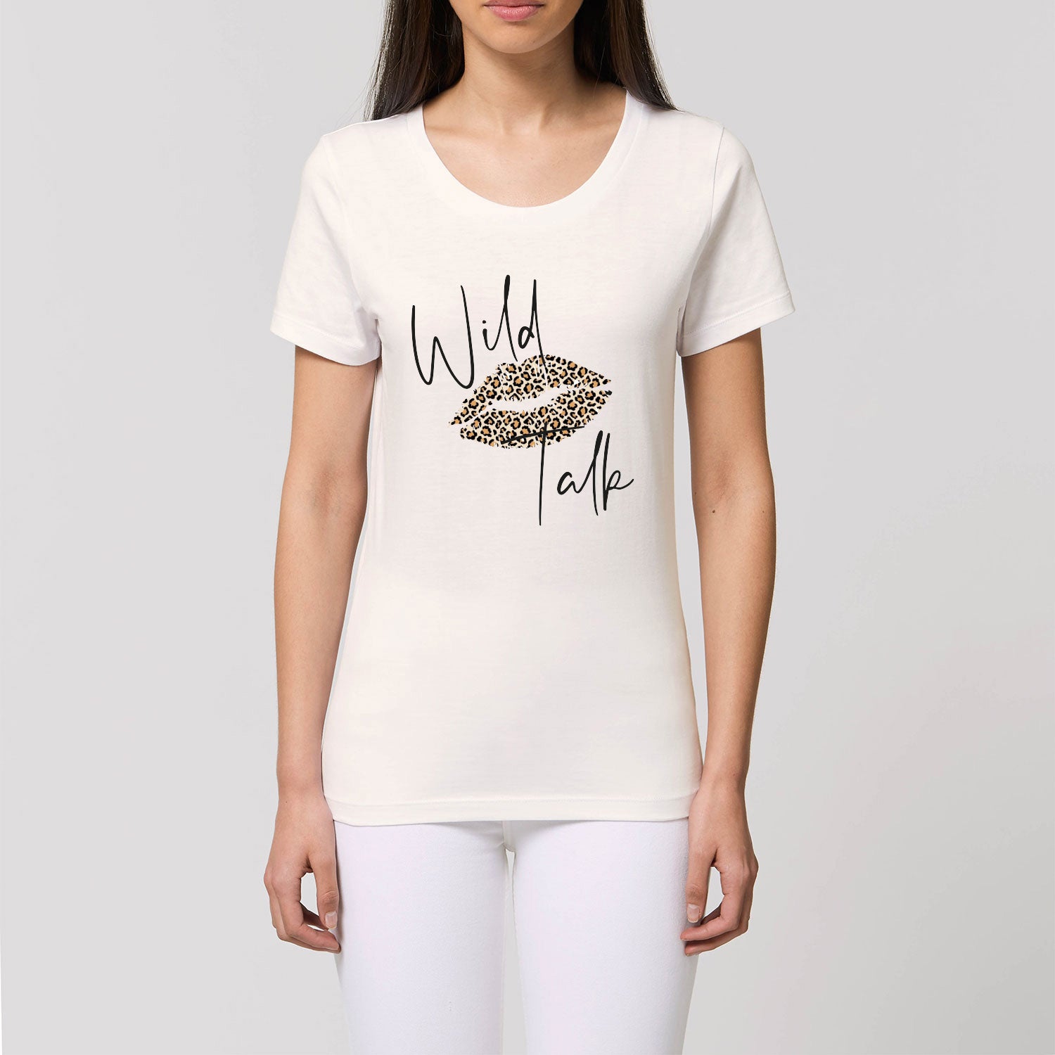 03_T-Shirt_Front_Model_LK10675