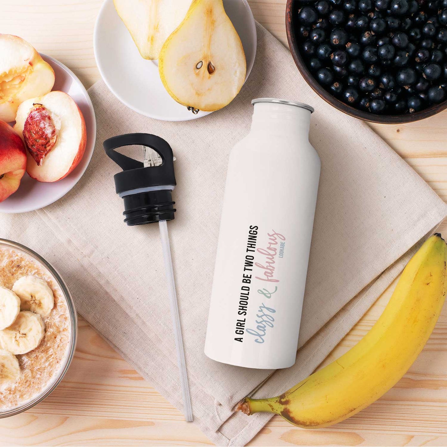 Trinkflasche "A girl should be"